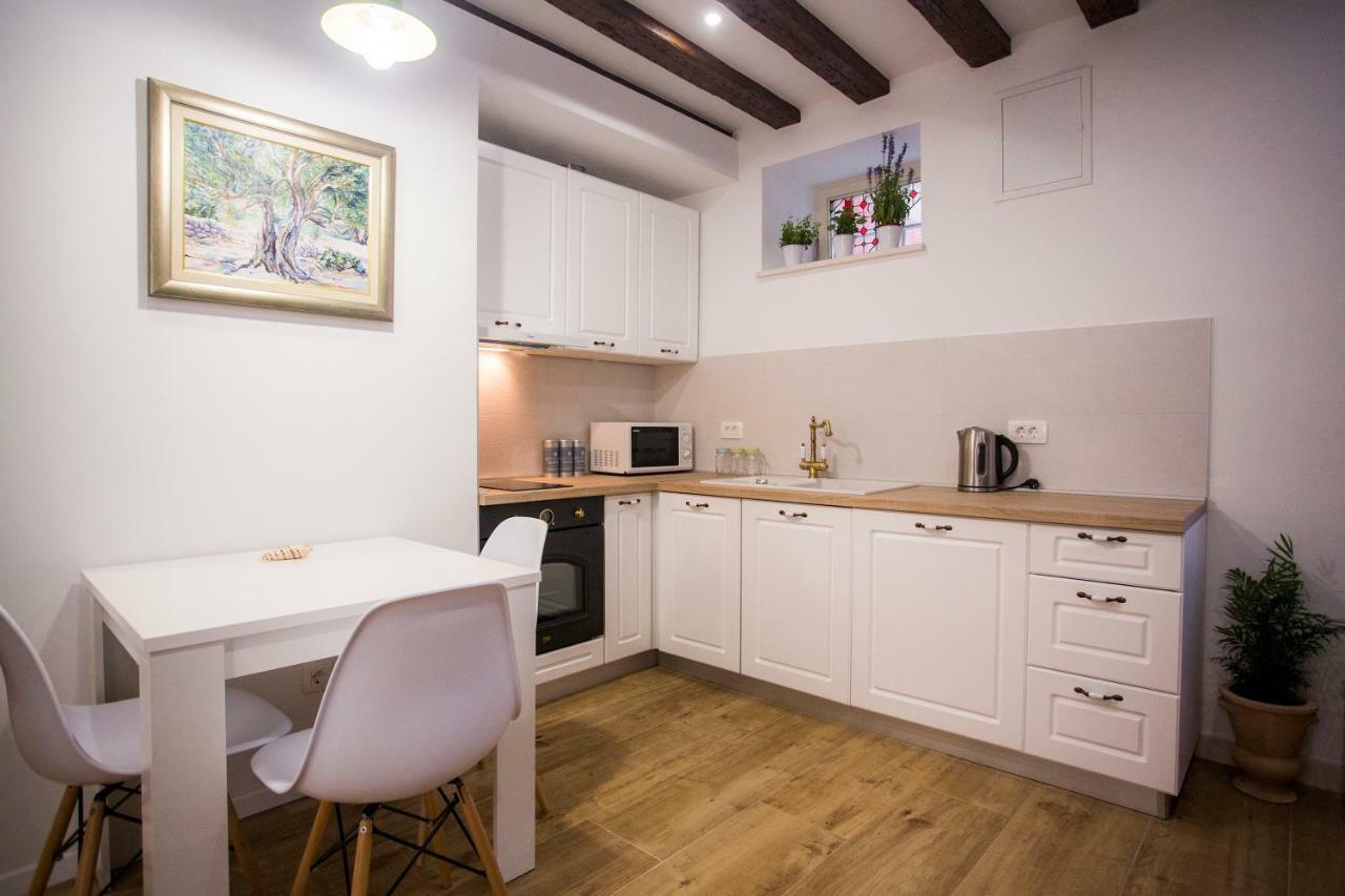 Studio Apartman Ana Сплит Екстериор снимка